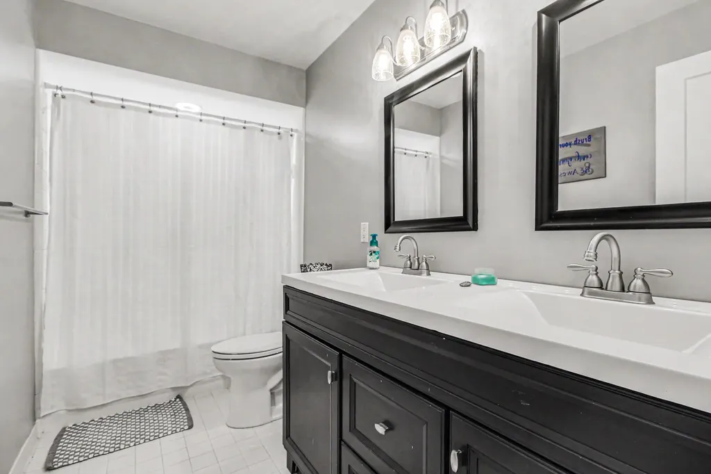 5875 Pinecrest Estates Drive Salem Township MI 48105