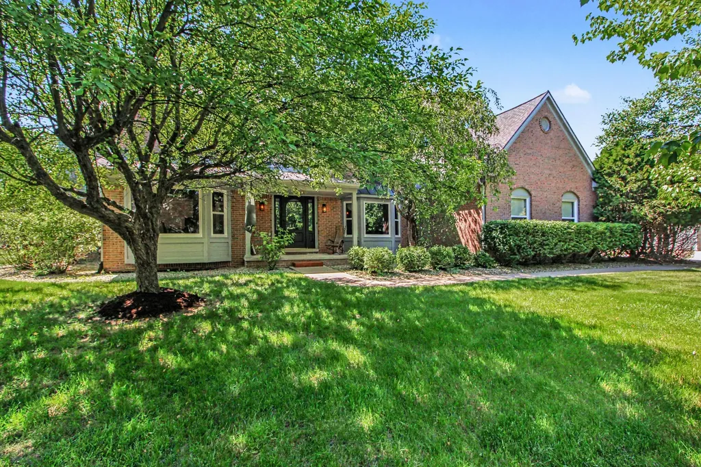 5875 Pinecrest Estates Drive Salem Township MI 48105
