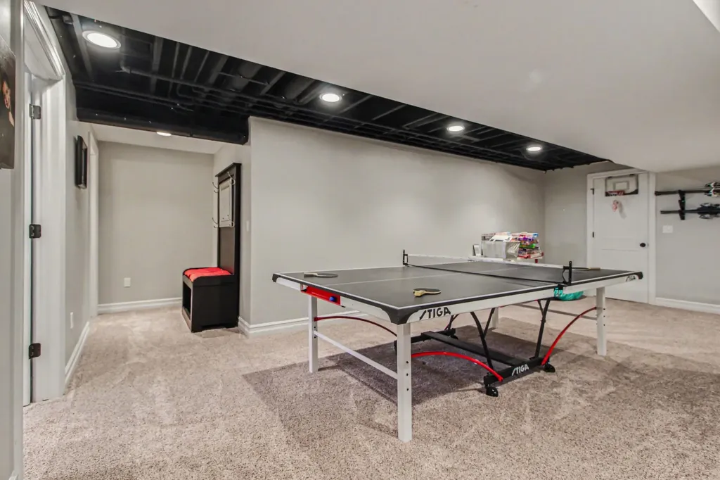 5875 Pinecrest Estates Drive Salem Township MI 48105