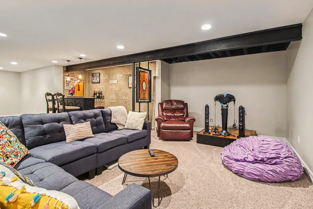 5875 Pinecrest Estates Drive Salem Township MI 48105