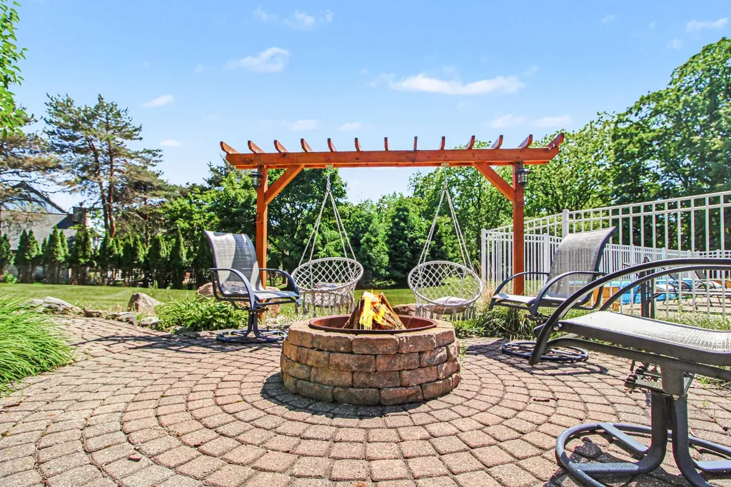 5875 Pinecrest Estates Drive Salem Township MI 48105