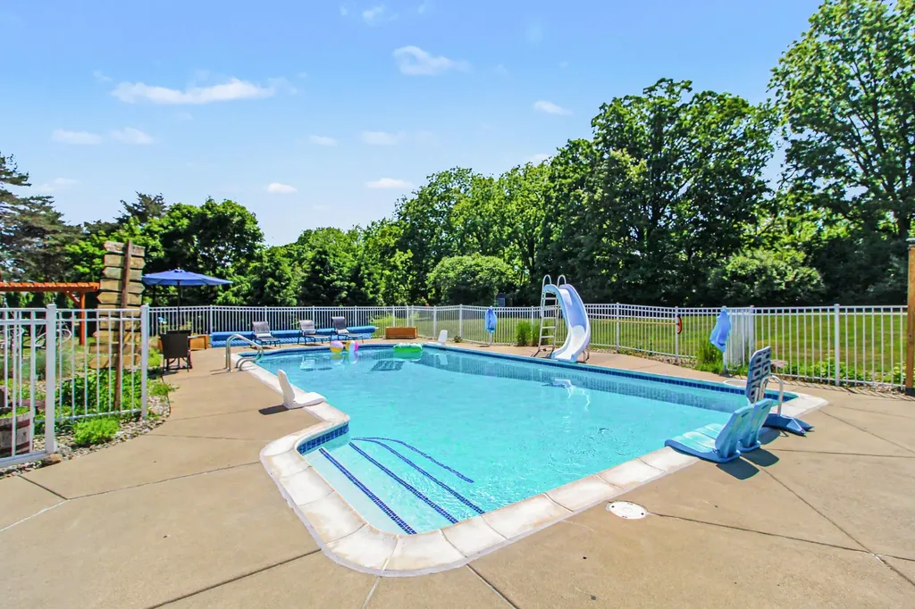 5875 Pinecrest Estates Drive Salem Township MI 48105