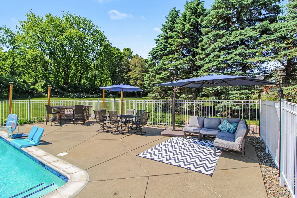 5875 Pinecrest Estates Drive Salem Township MI 48105