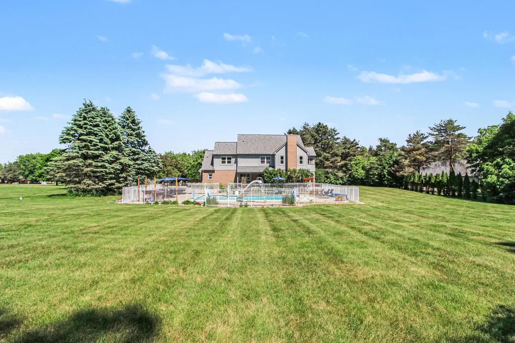 5875 Pinecrest Estates Drive Salem Township MI 48105