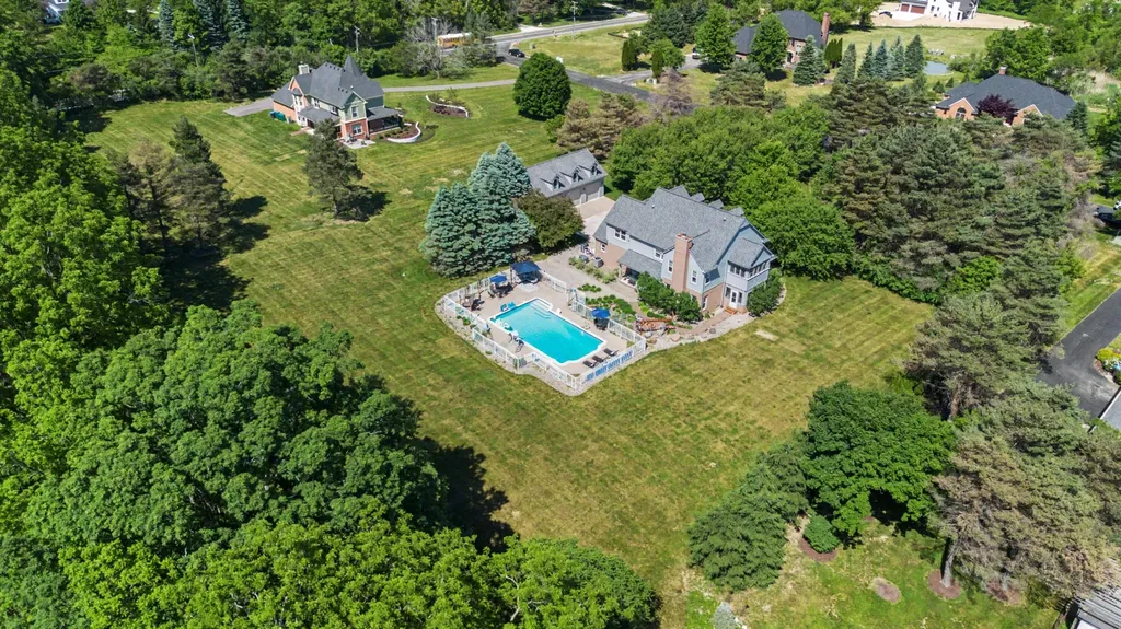 5875 Pinecrest Estates Drive Salem Township MI 48105