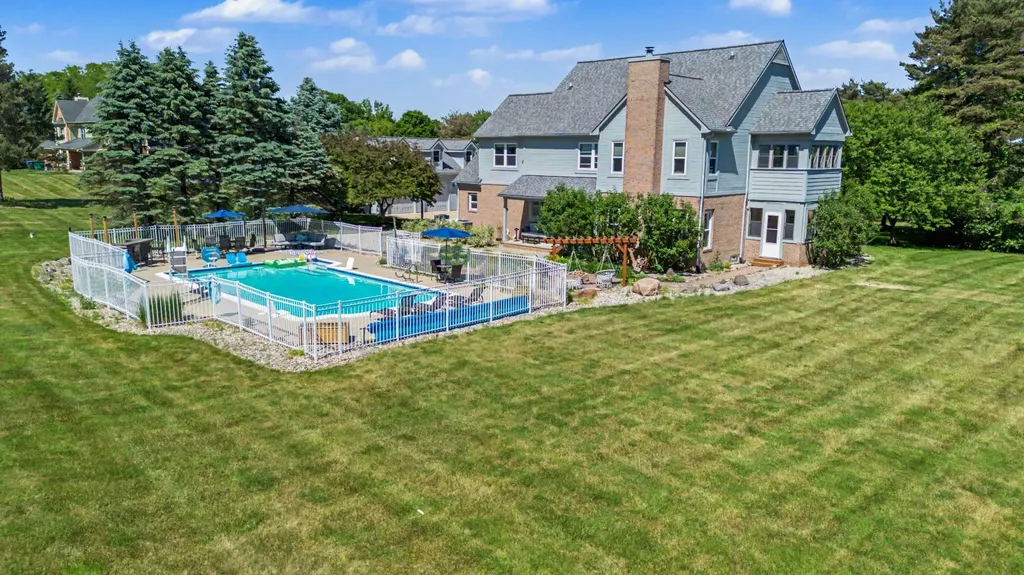 5875 Pinecrest Estates Drive Salem Township MI 48105