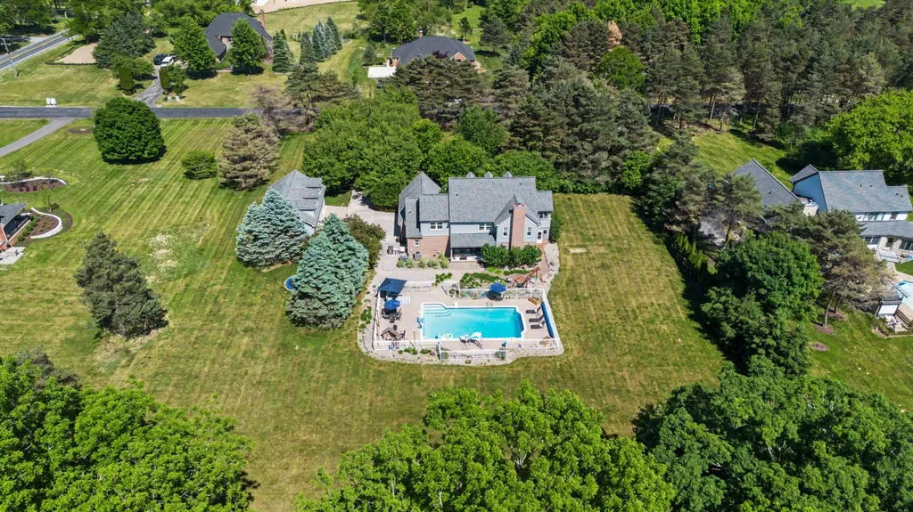 5875 Pinecrest Estates Drive Salem Township MI 48105
