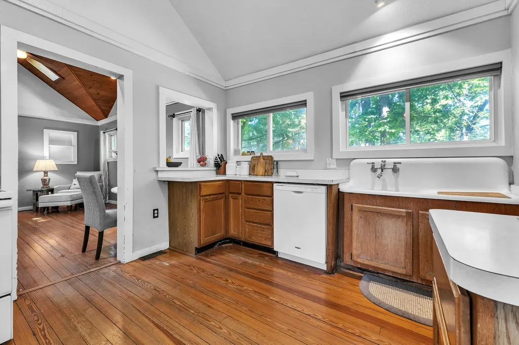 6330 Oakdale Drive Green Oak Township MI 48116