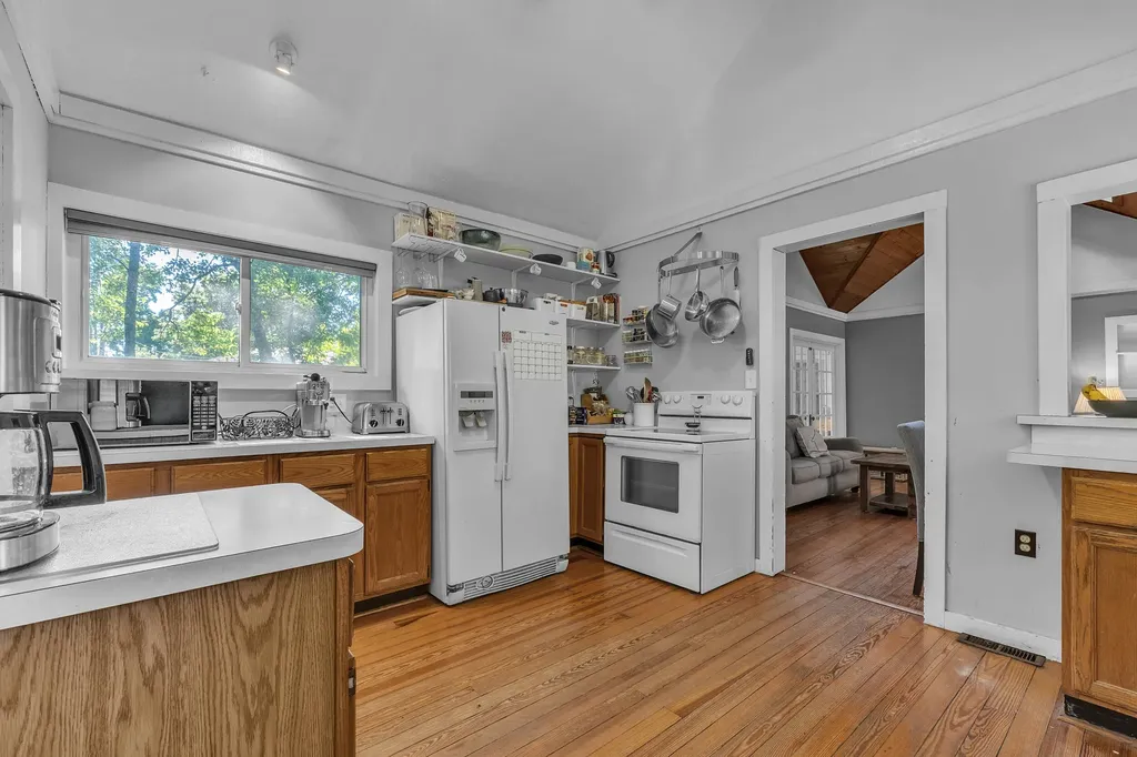 6330 Oakdale Drive Green Oak Township MI 48116