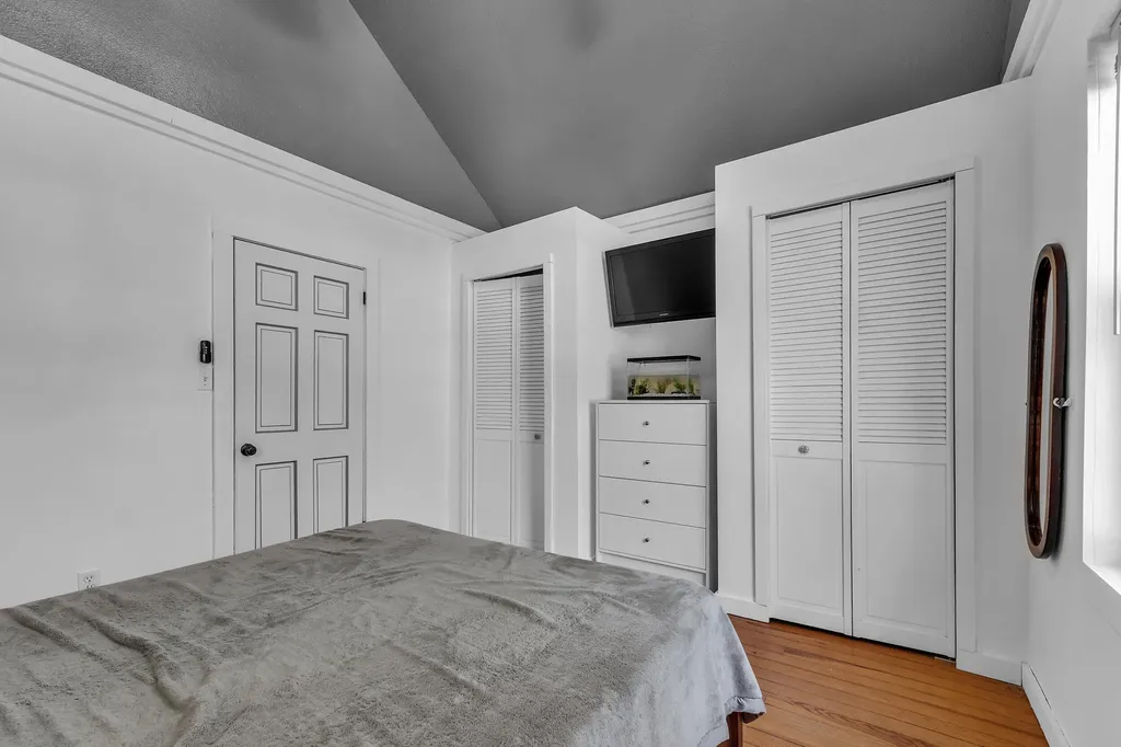 6330 Oakdale Drive Green Oak Township MI 48116