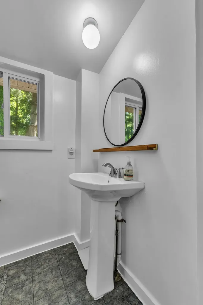 6330 Oakdale Drive Green Oak Township MI 48116