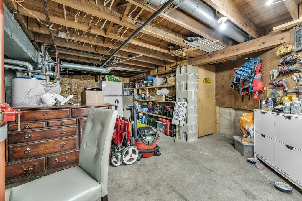 6330 Oakdale Drive Green Oak Township MI 48116