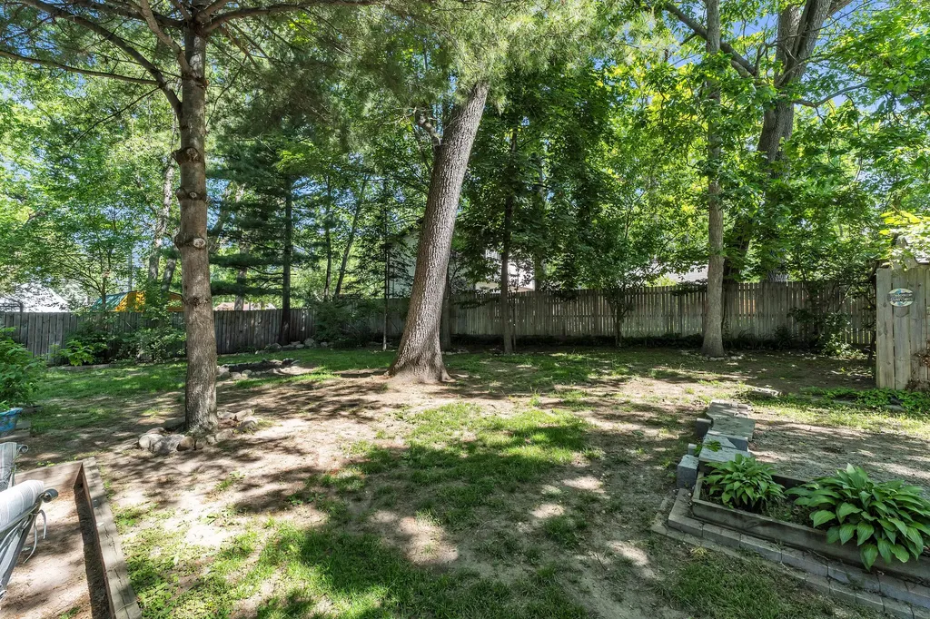 6330 Oakdale Drive Green Oak Township MI 48116
