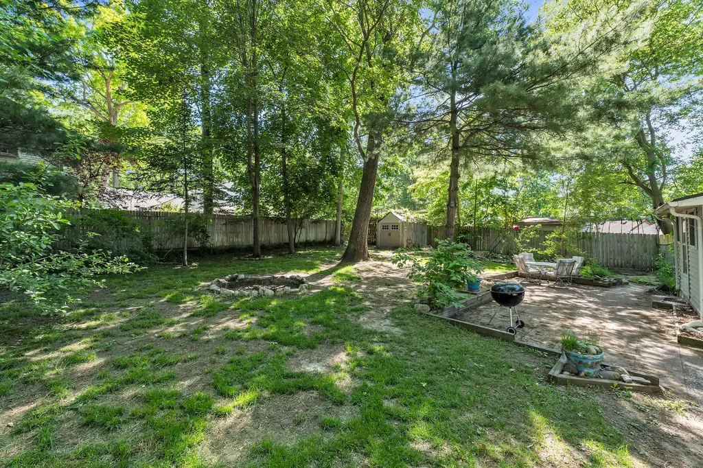 6330 Oakdale Drive Green Oak Township MI 48116