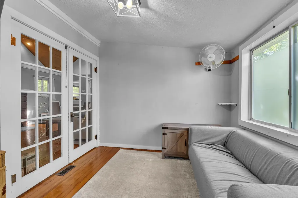 6330 Oakdale Drive Green Oak Township MI 48116