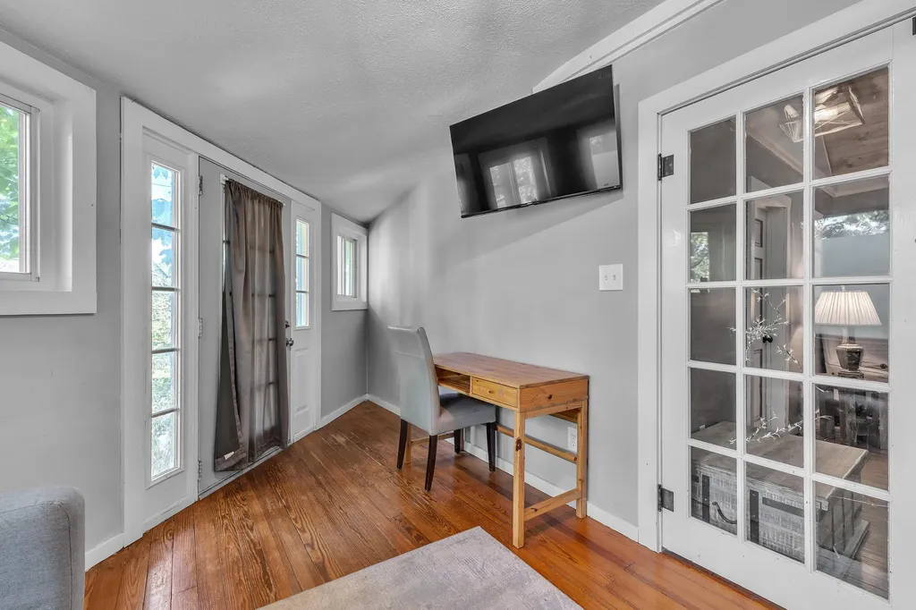 6330 Oakdale Drive Green Oak Township MI 48116