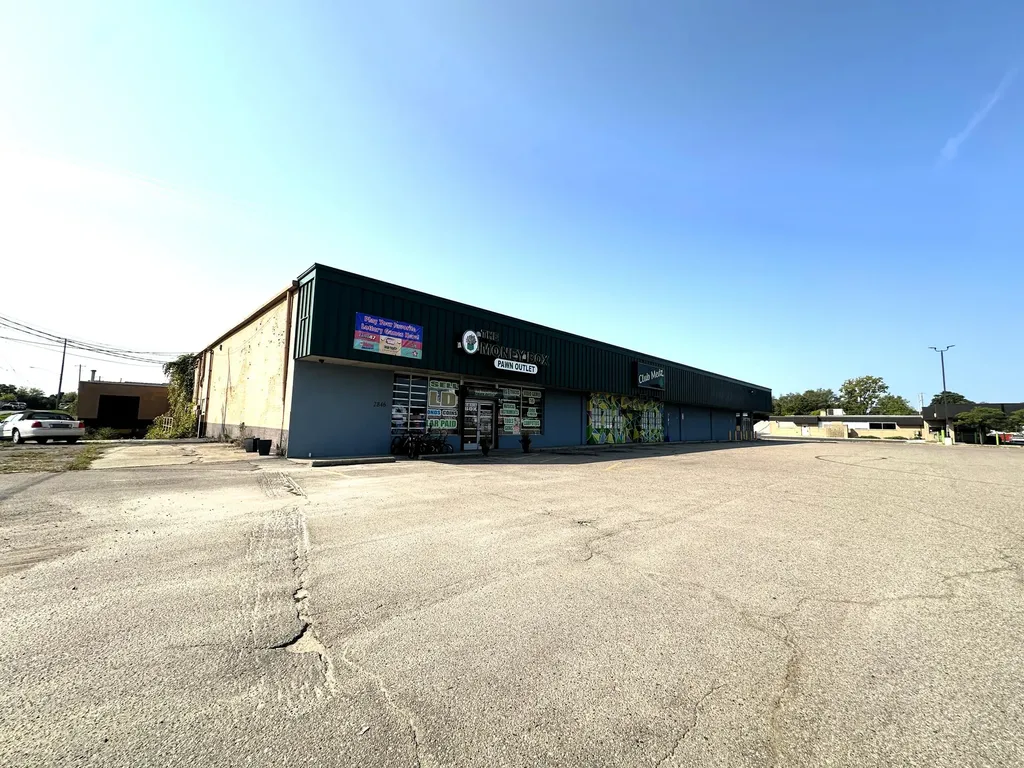 2838 E Court Street Flint Charter Township MI 48506