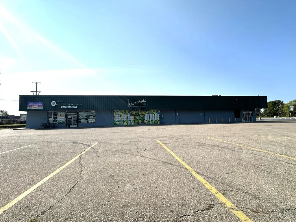 2838 E Court Street Flint Charter Township MI 48506