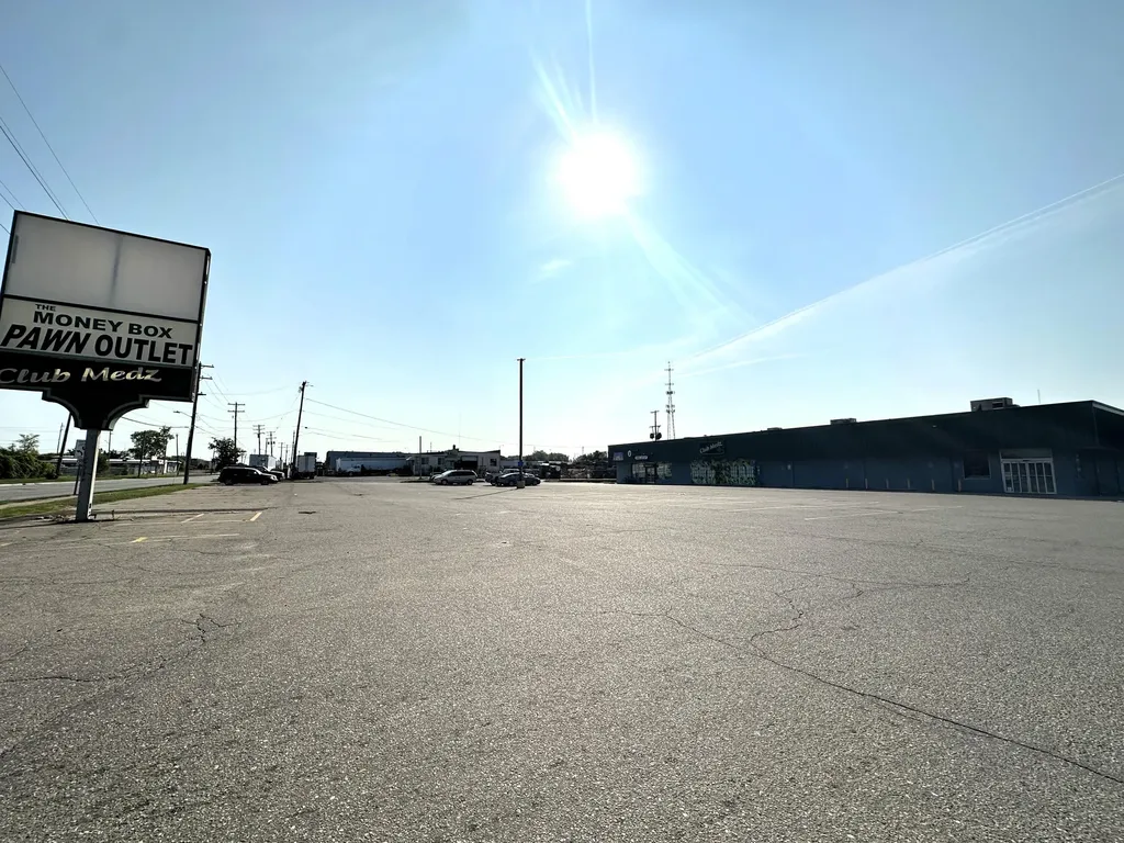 2838 E Court Street Flint Charter Township MI 48506