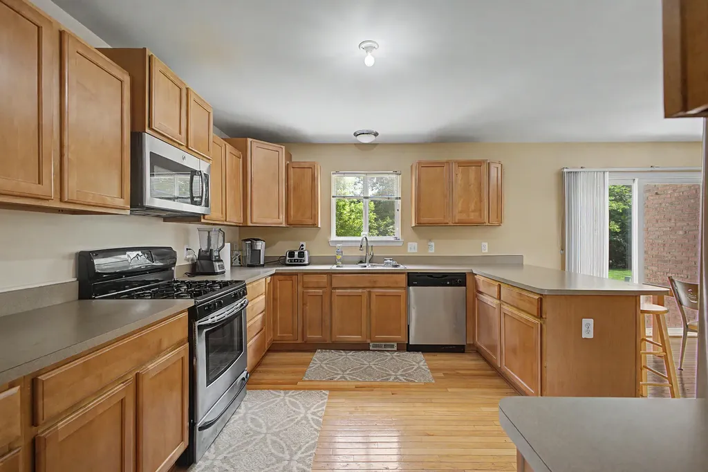 24224 Konarska Drive Brownstown Charter Township MI 48134