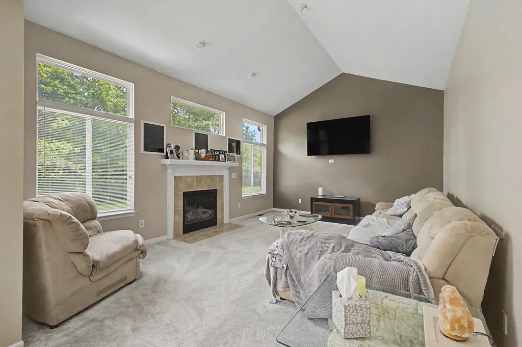 24224 Konarska Drive Brownstown Charter Township MI 48134