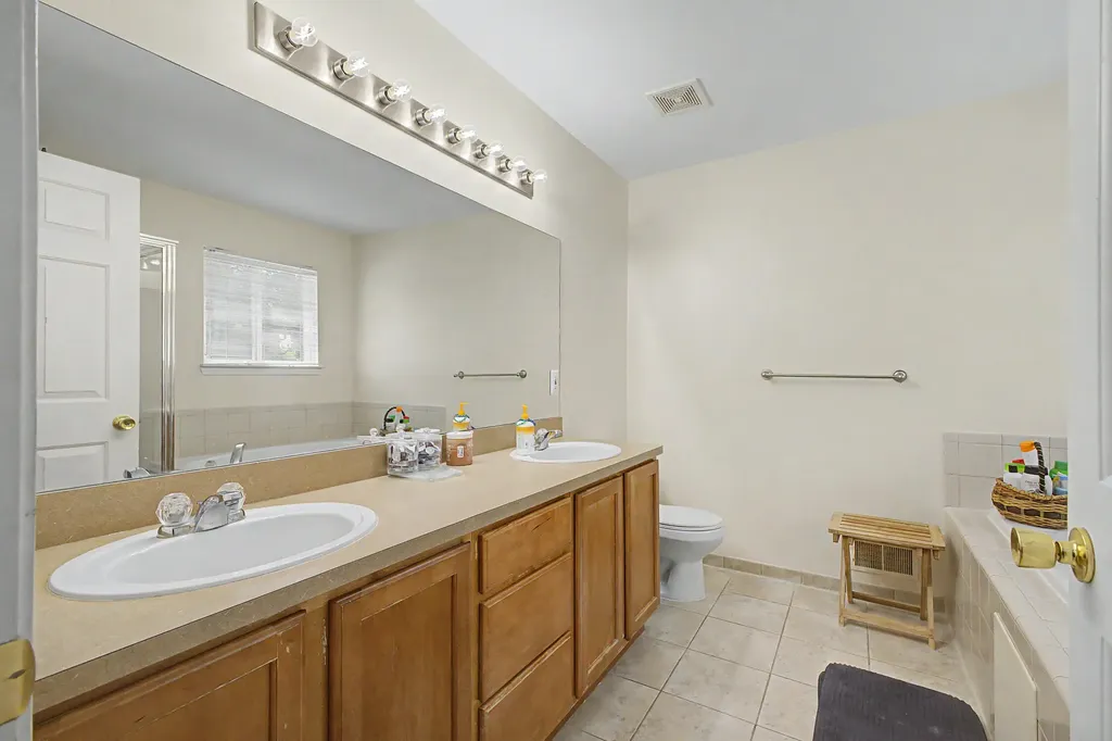 24224 Konarska Drive Brownstown Charter Township MI 48134