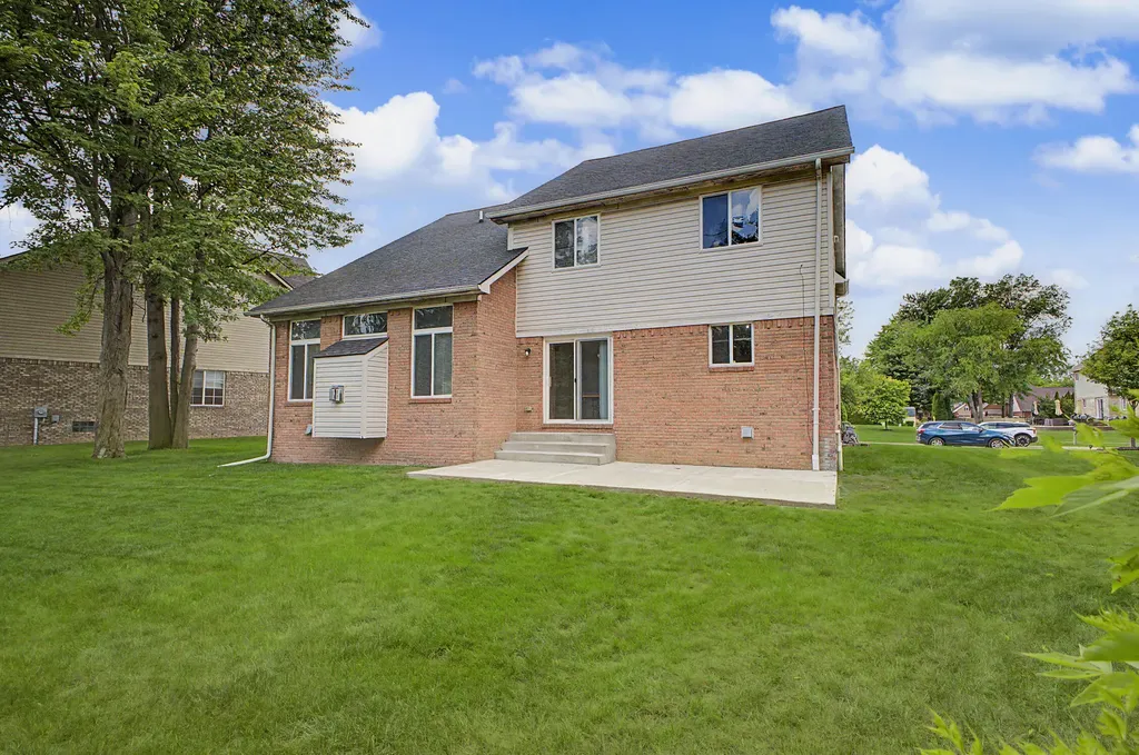 24224 Konarska Drive Brownstown Charter Township MI 48134