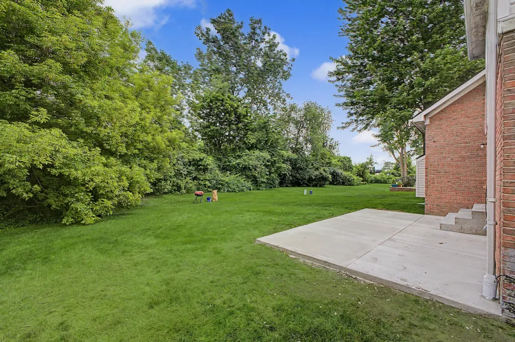 24224 Konarska Drive Brownstown Charter Township MI 48134