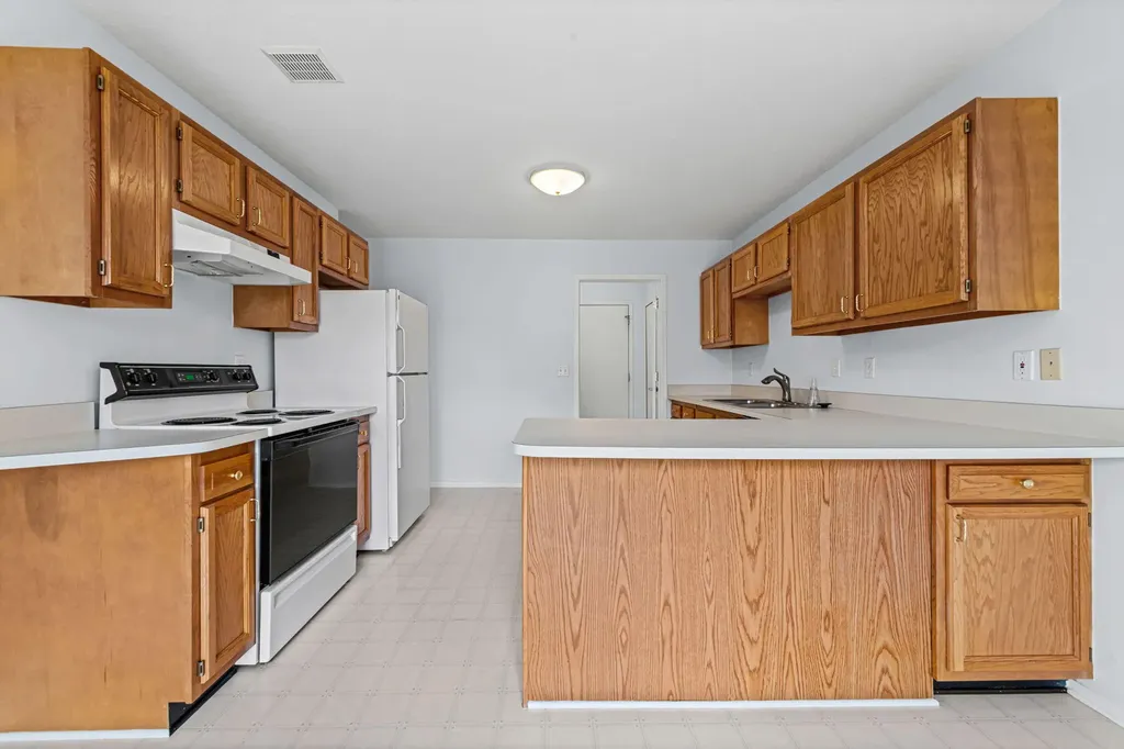6640 Deerhurst Drive Westland City MI 48185