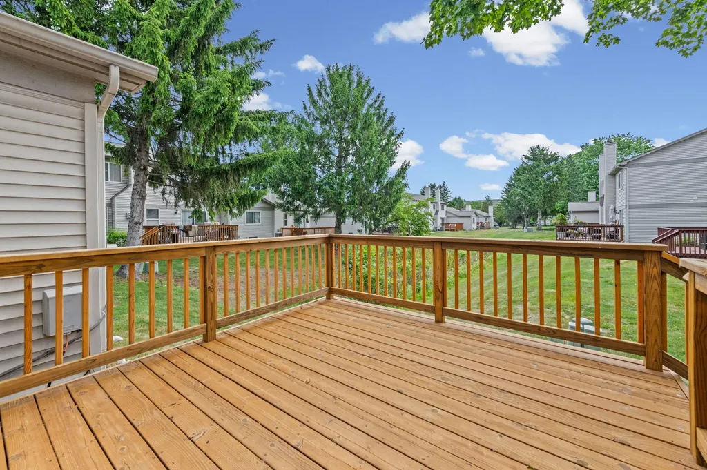 6640 Deerhurst Drive Westland City MI 48185