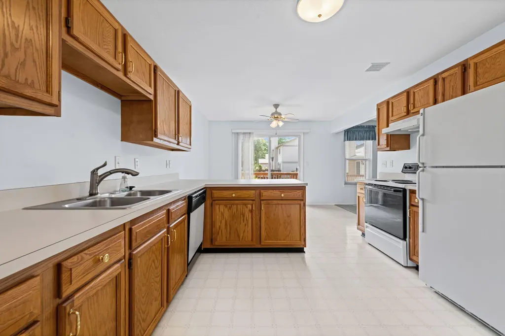 6640 Deerhurst Drive Westland City MI 48185