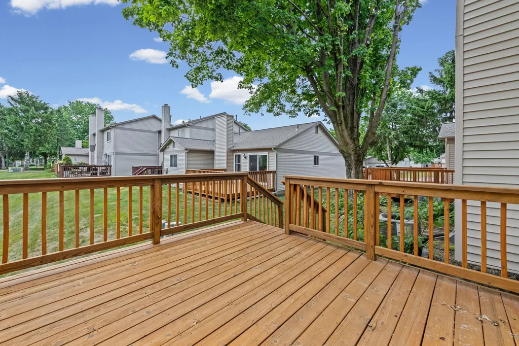 6640 Deerhurst Drive Westland City MI 48185