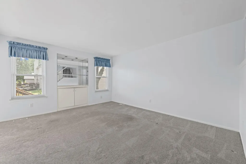 6640 Deerhurst Drive Westland City MI 48185