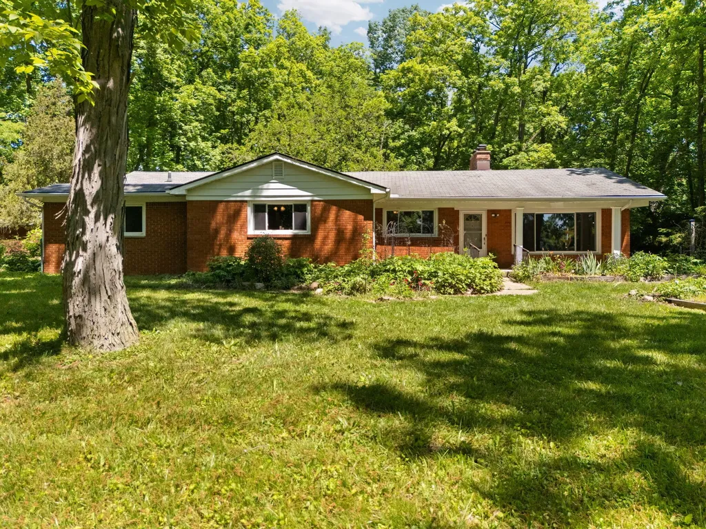 4271 Willis Road York Charter Township MI 48160