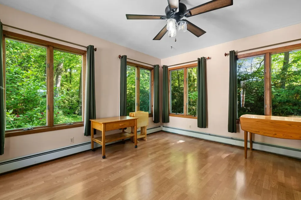 4271 Willis Road York Charter Township MI 48160