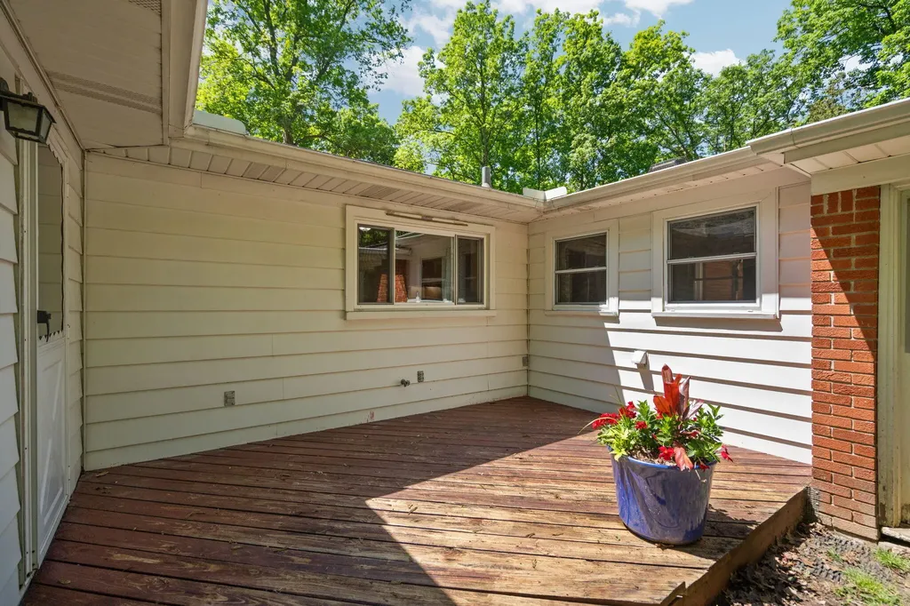 4271 Willis Road York Charter Township MI 48160