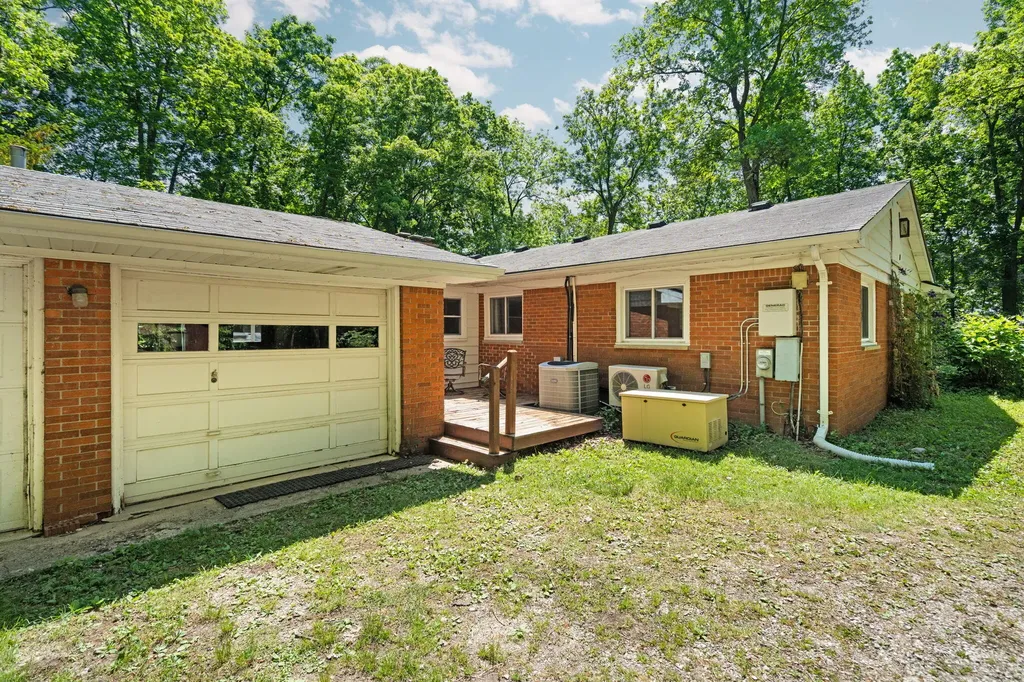 4271 Willis Road York Charter Township MI 48160