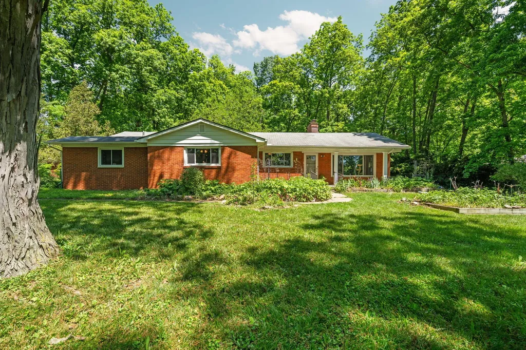 4271 Willis Road York Charter Township MI 48160