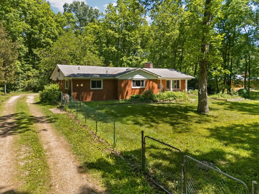 4271 Willis Road York Charter Township MI 48160