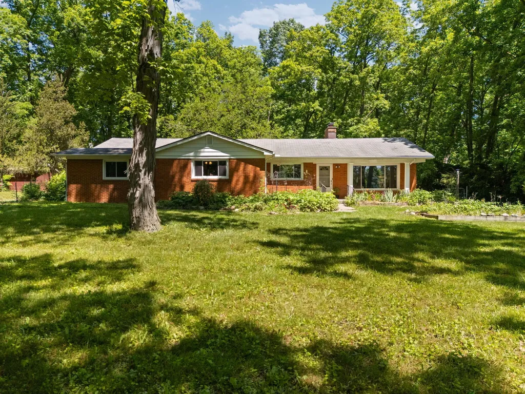 4271 Willis Road York Charter Township MI 48160