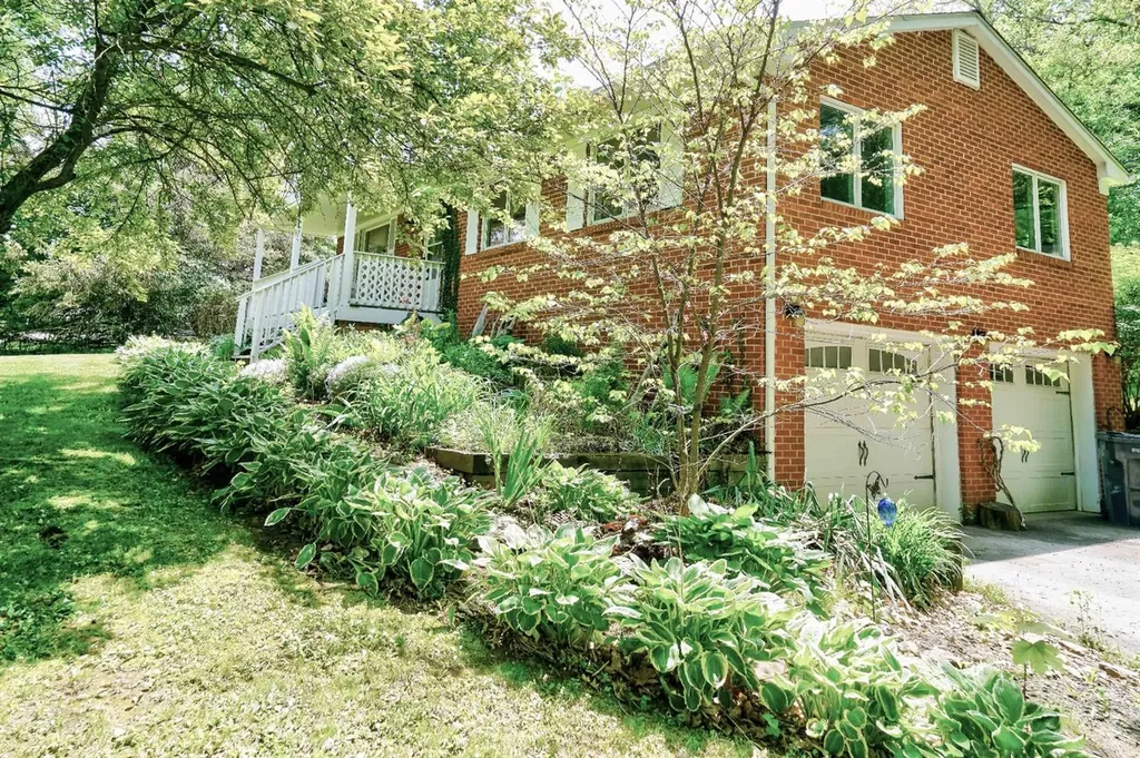 8235 N Territorial Road Webster Township MI 48130