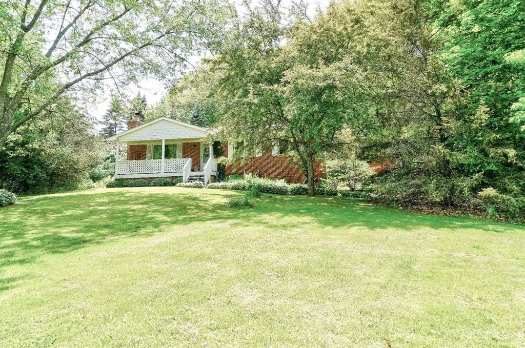 8235 N Territorial Road Webster Township MI 48130