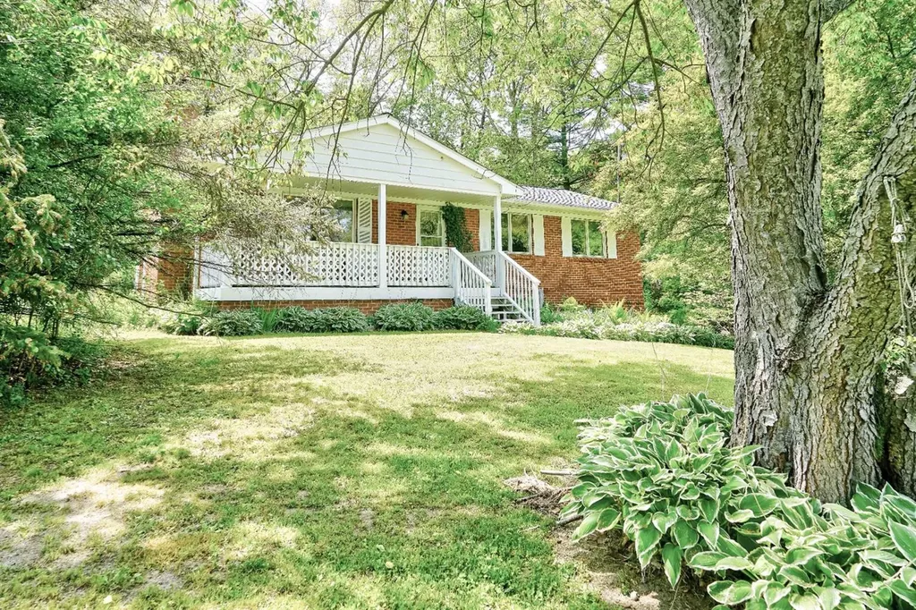 8235 N Territorial Road Webster Township MI 48130