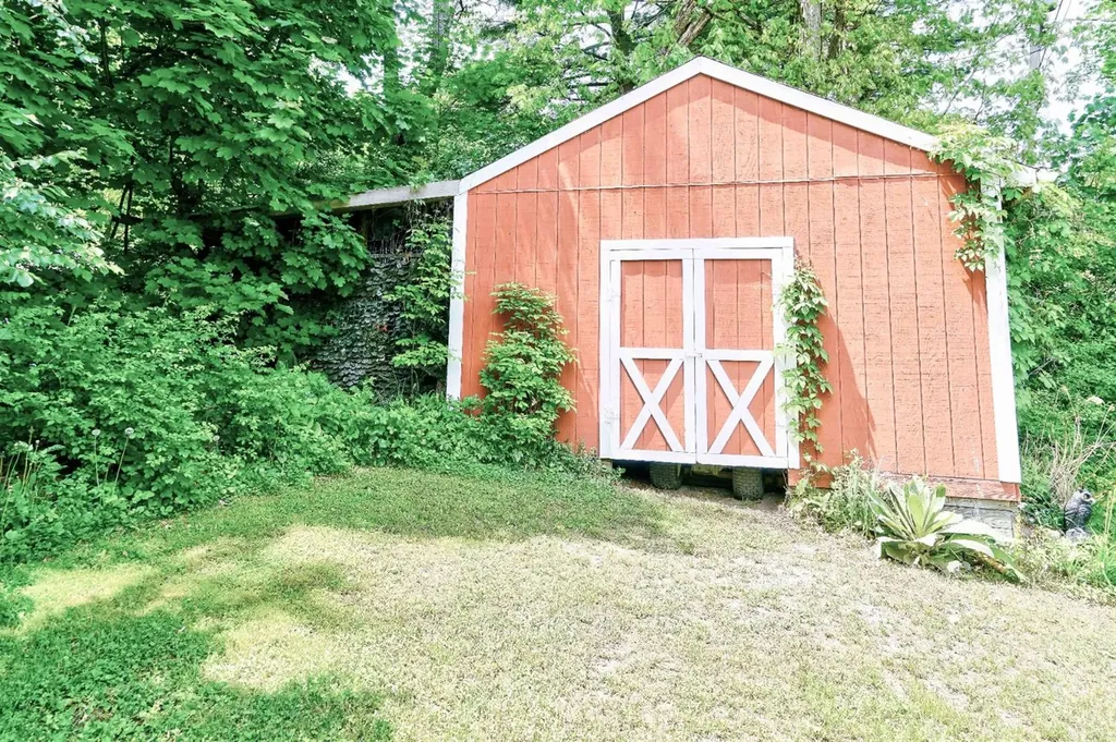 8235 N Territorial Road Webster Township MI 48130