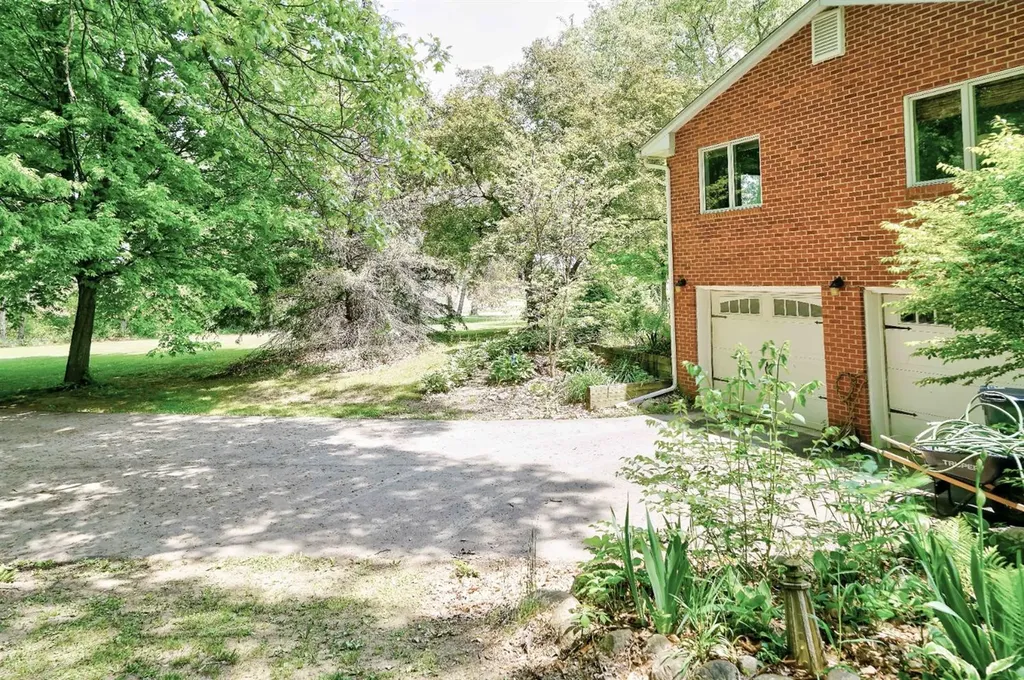 8235 N Territorial Road Webster Township MI 48130