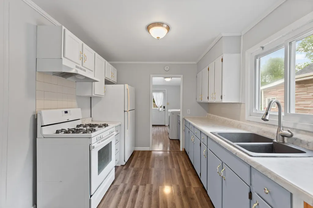3428 Sunnyheart Avenue Leoni Township MI 49202