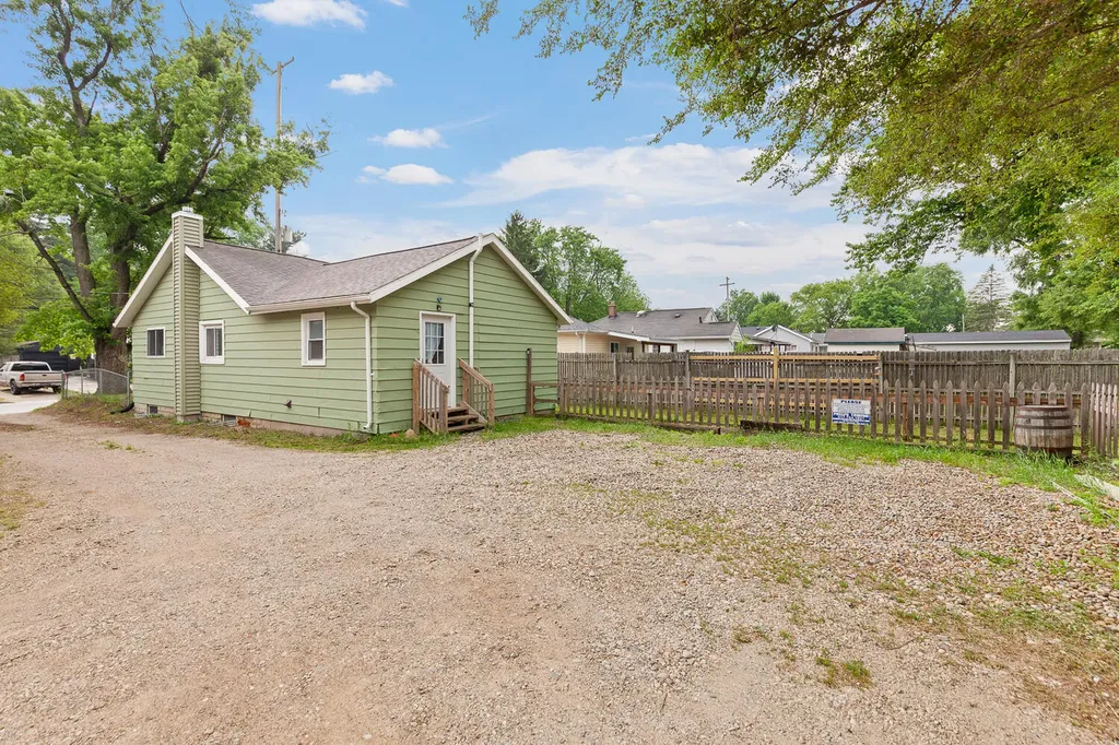 3428 Sunnyheart Avenue Leoni Township MI 49202
