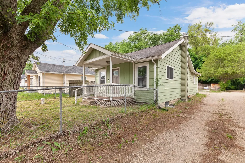 3428 Sunnyheart Avenue Leoni Township MI 49202