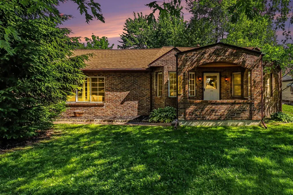 33700 Beechwood Street Westland City MI 48185