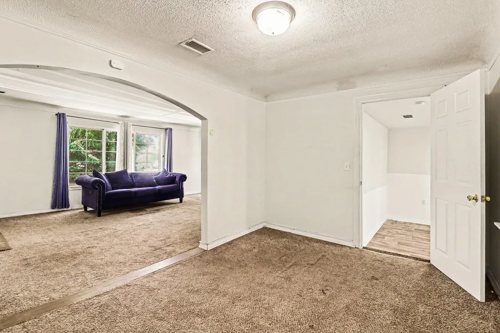 33700 Beechwood Street Westland City MI 48185